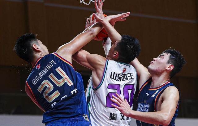 塞尔维亚男篮逆转日本男篮，凯尔·库兹马统治全场的简单介绍