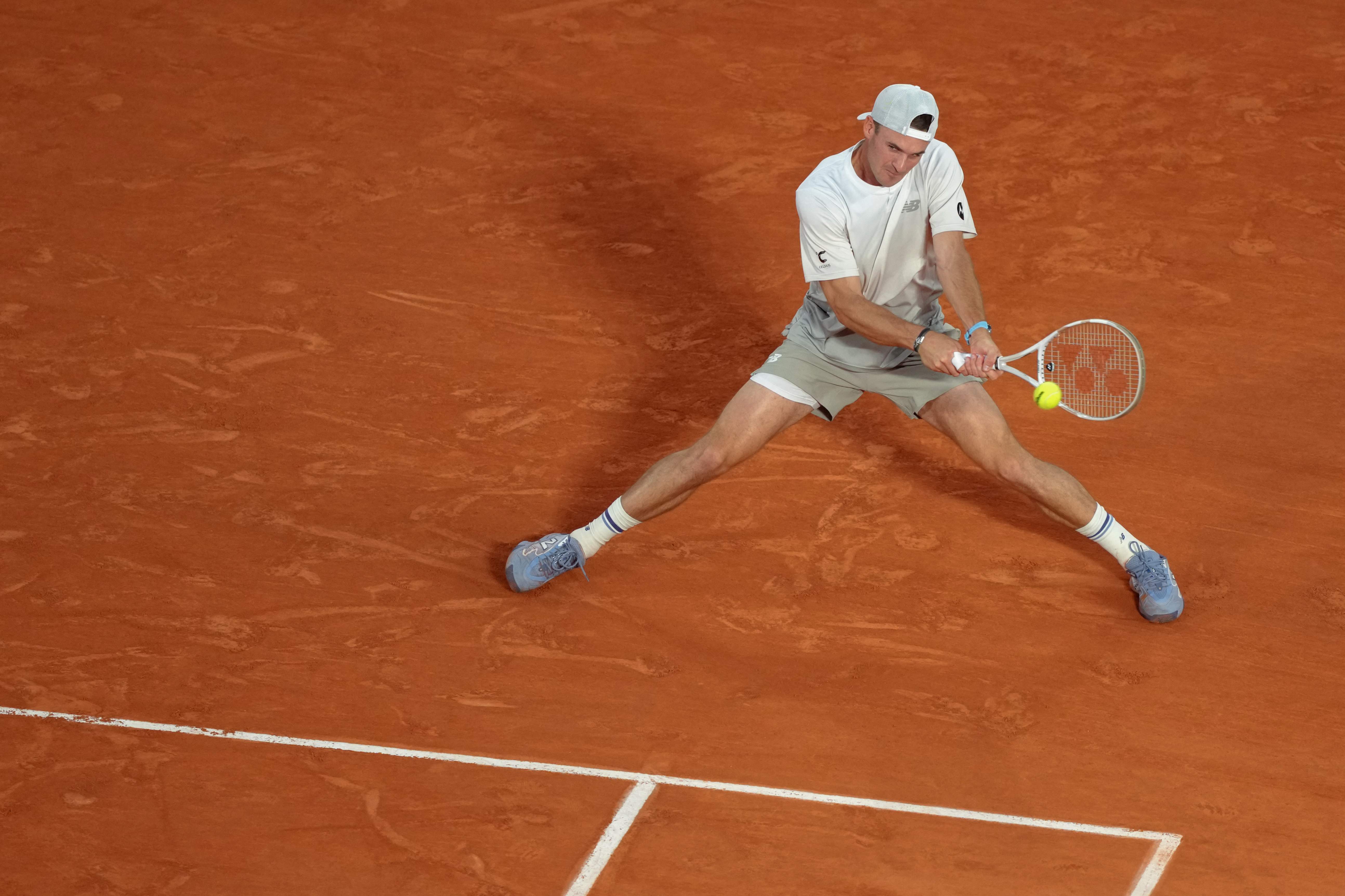 法国网球队横扫英国网球队，阿尔卡拉斯三分雨点燃全场