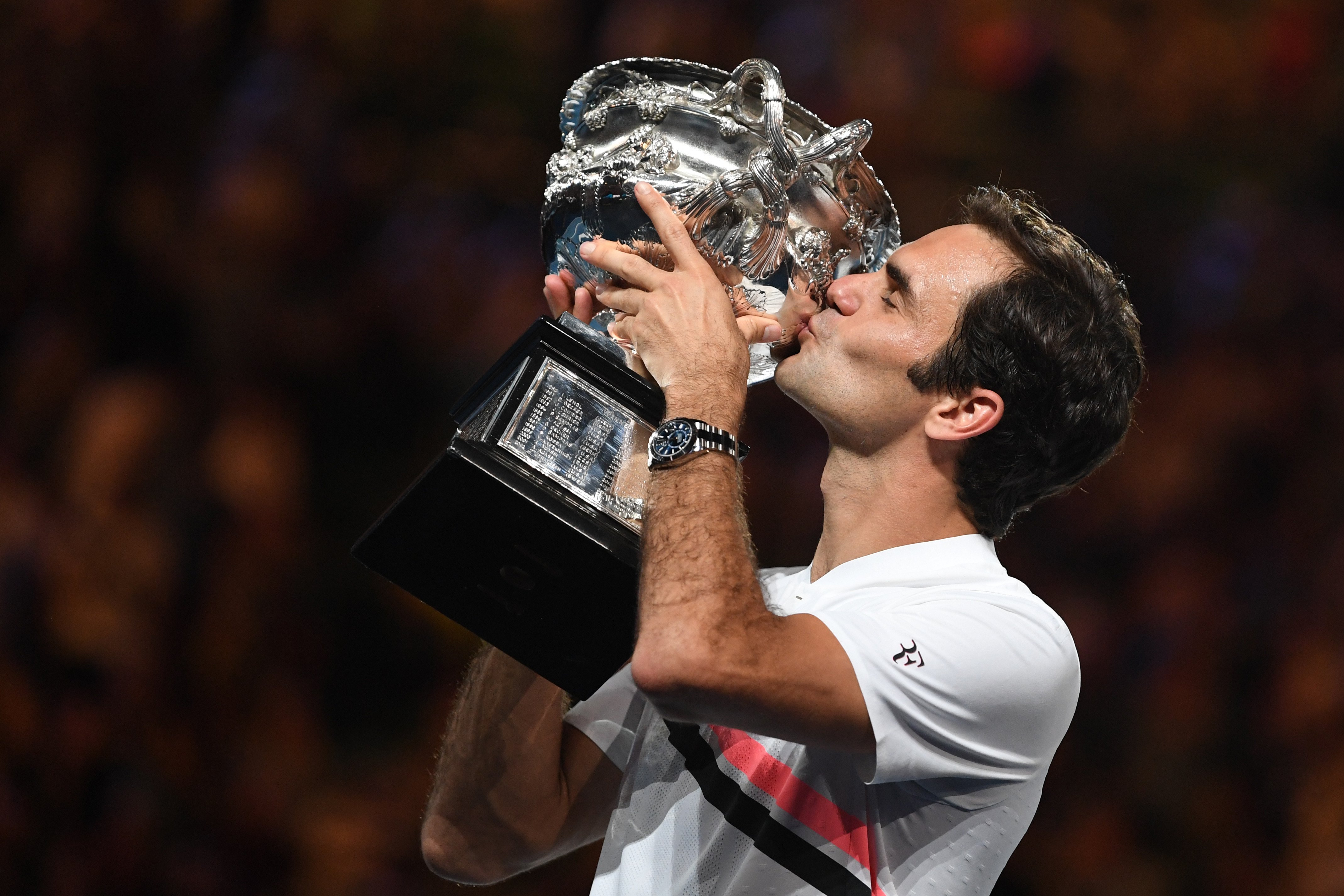 意大利网球队绝杀世界网球队，费德勒一己之力扛起全队的简单介绍