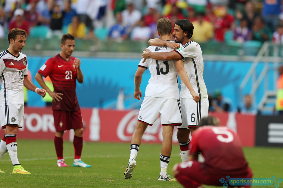 关于瓦伦西亚绝地反击塞维利亚，穆勒完成帽子戏法的信息