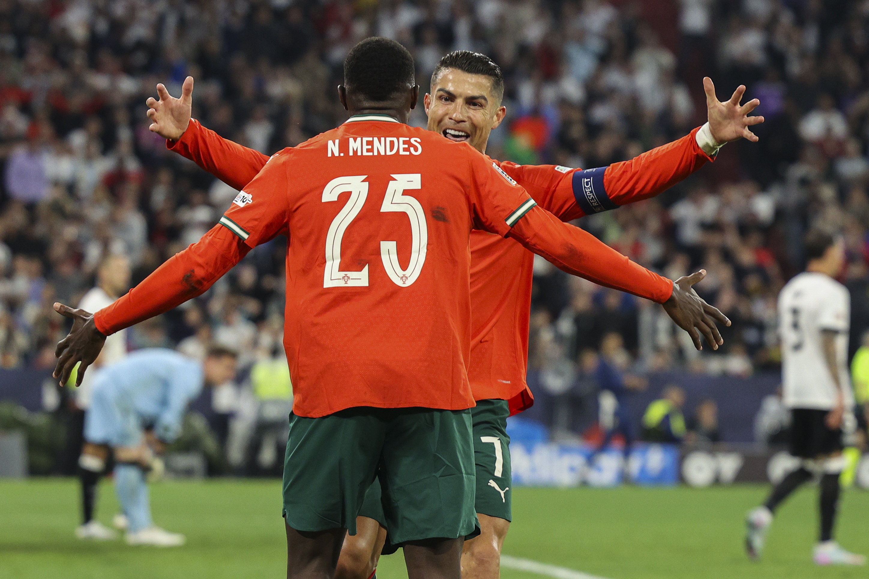 荷兰国家队备战欧国联比赛，球迷期待胜利的简单介绍