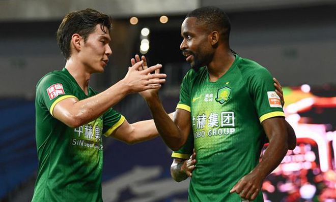 江苏苏宁抢夺三分，展现强大实力与团结精神的简单介绍