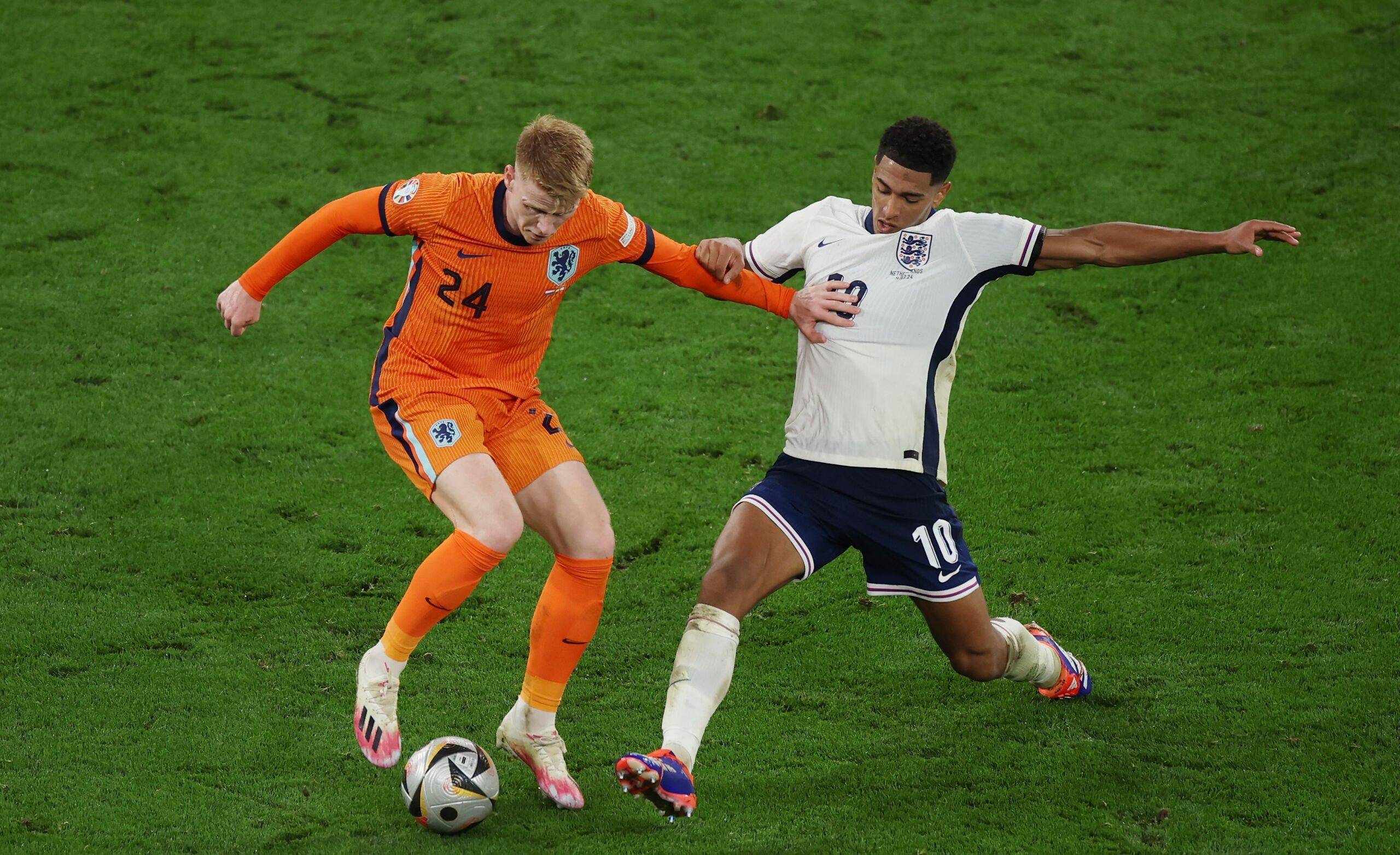 关于荷兰球队展现出色表现，轻松取胜的信息