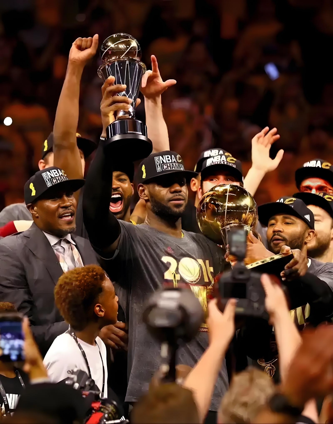 非洲篮球新星引领球队取得连胜的简单介绍