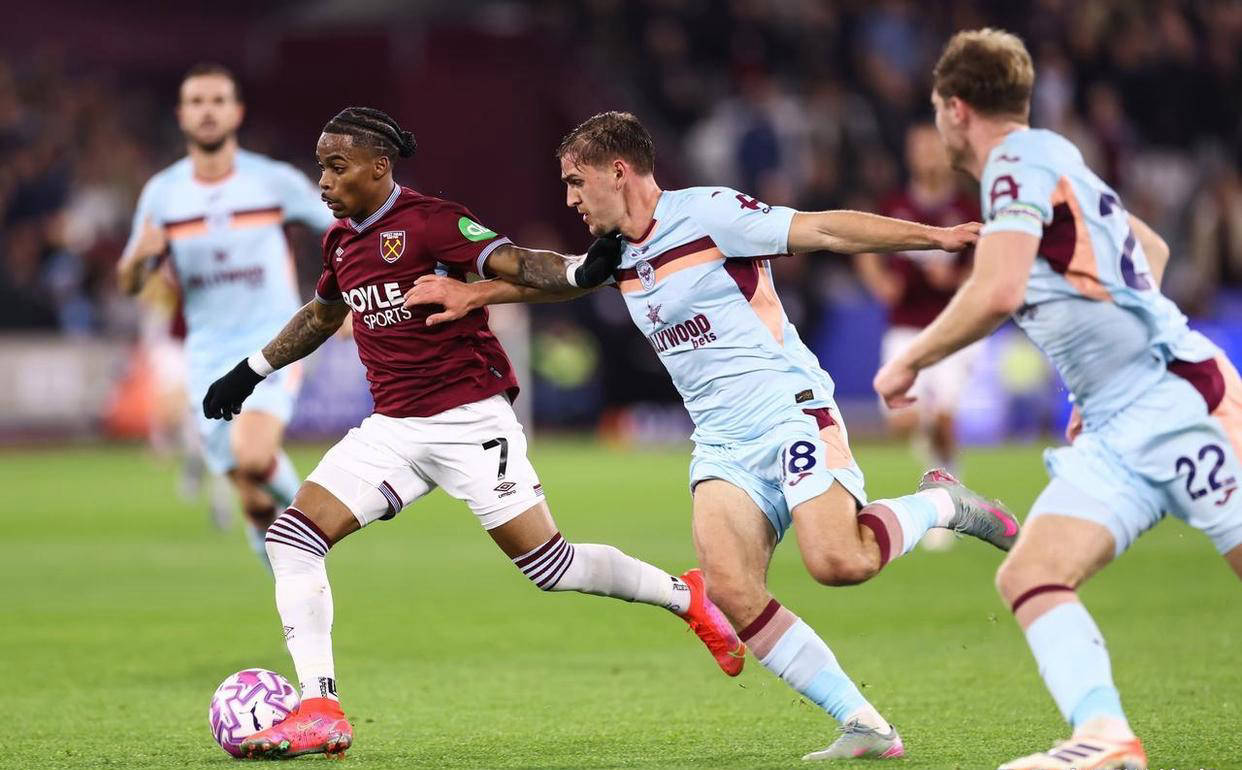 包含曼联遭遇西汉姆联逼平，近期表现不尽如意的词条