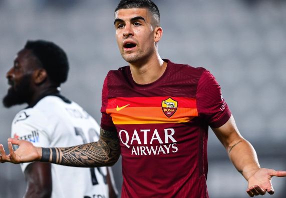 罗马队表现不佳，球迷发火要求改进的简单介绍