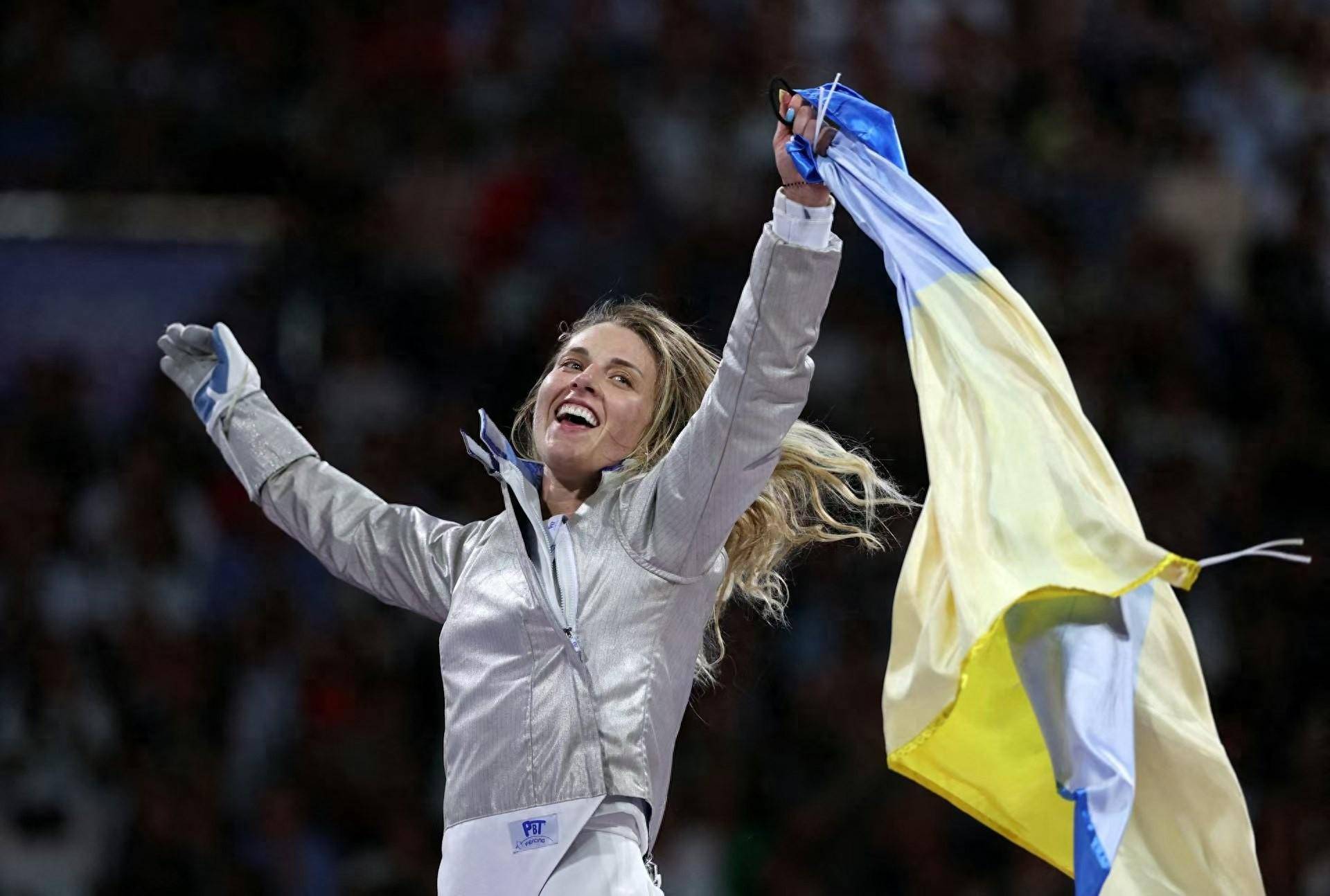 爱游戏官方-乌拉啦战战战-乌克兰国家队斩获胜利