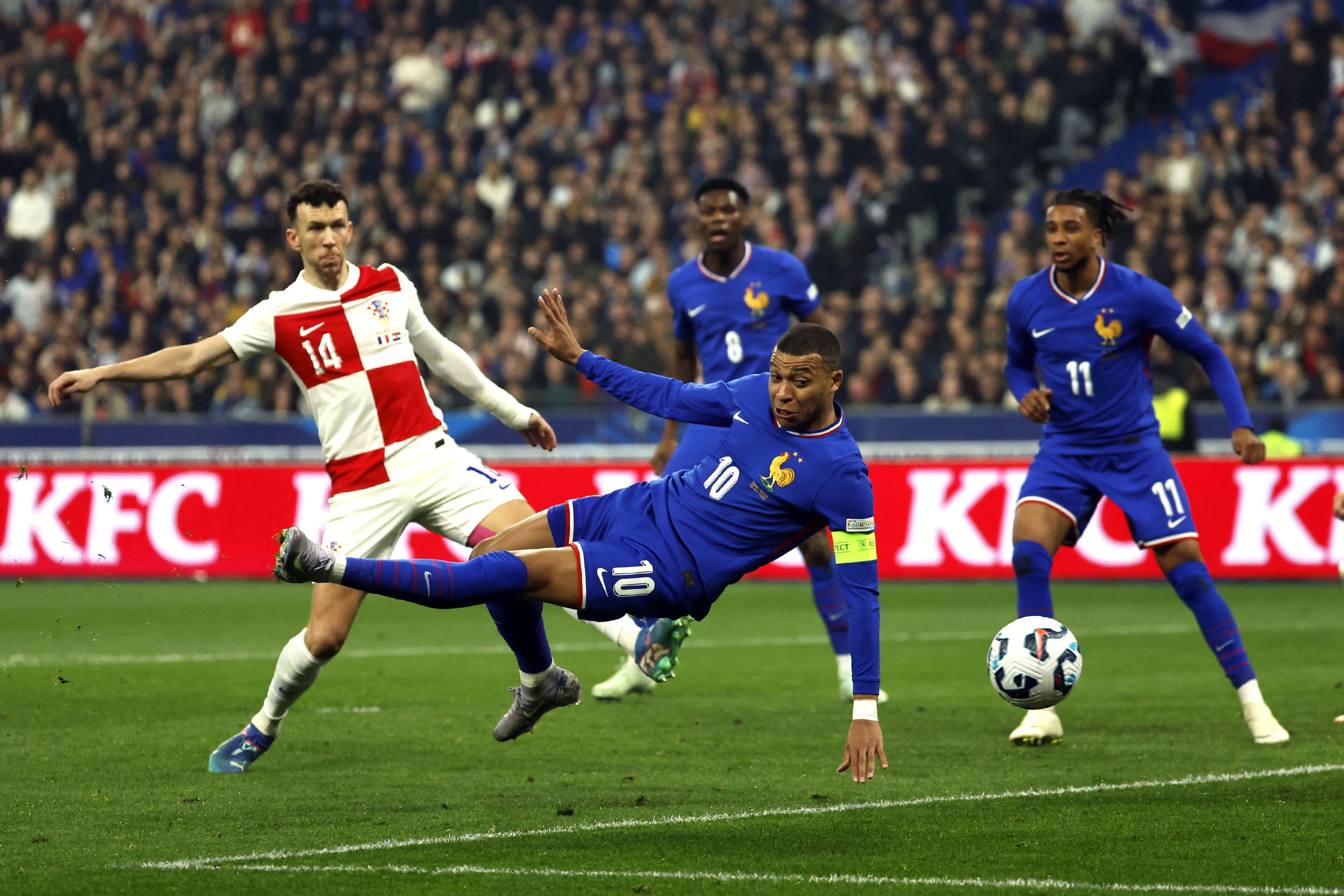 AYX体育赛事-关于欧国联开幕式精彩纷呈，球星争相亮相的信息