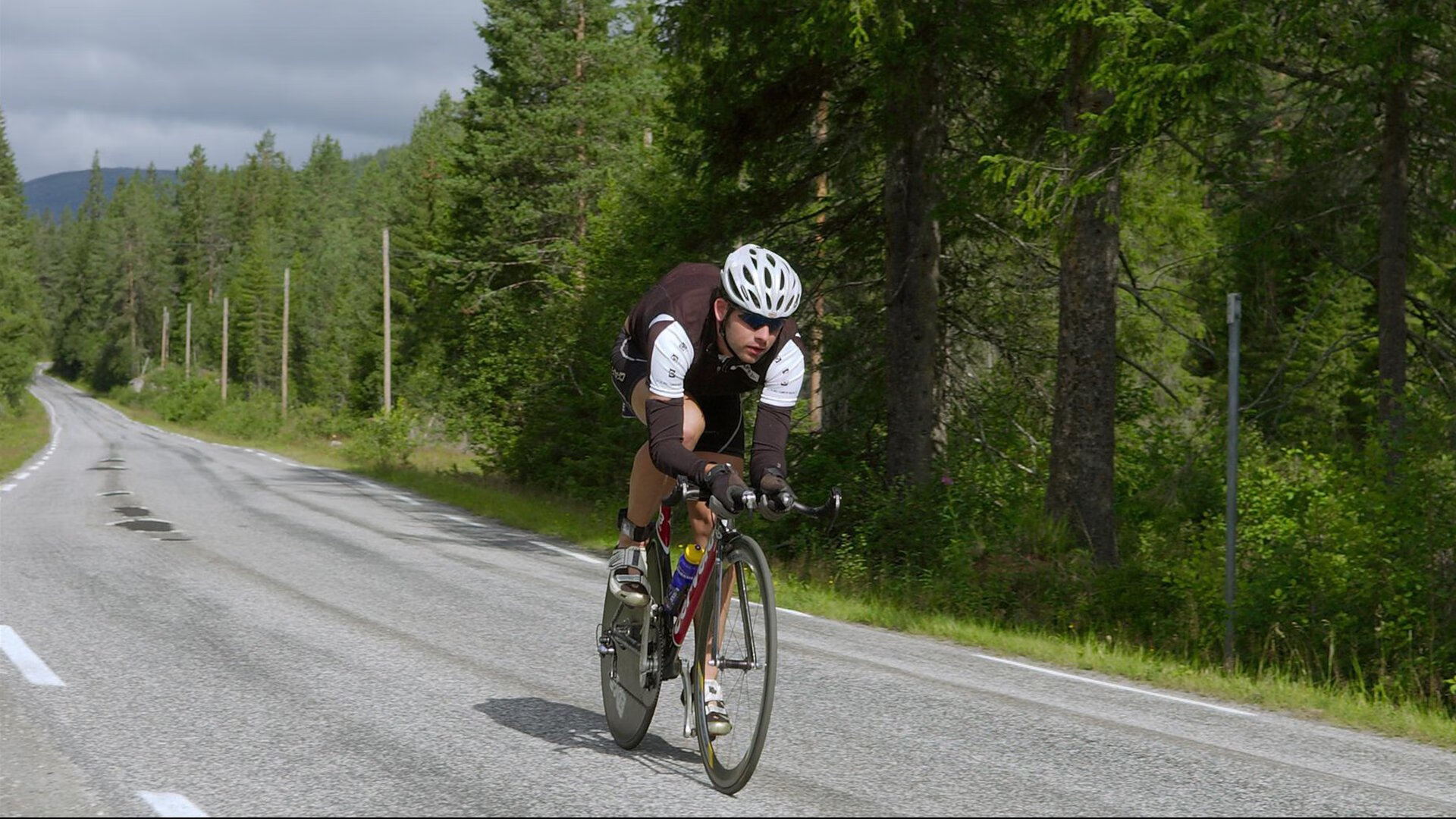 努涅斯的节奏艺术与阿森纳的压制哲学,现代足球的战术双极