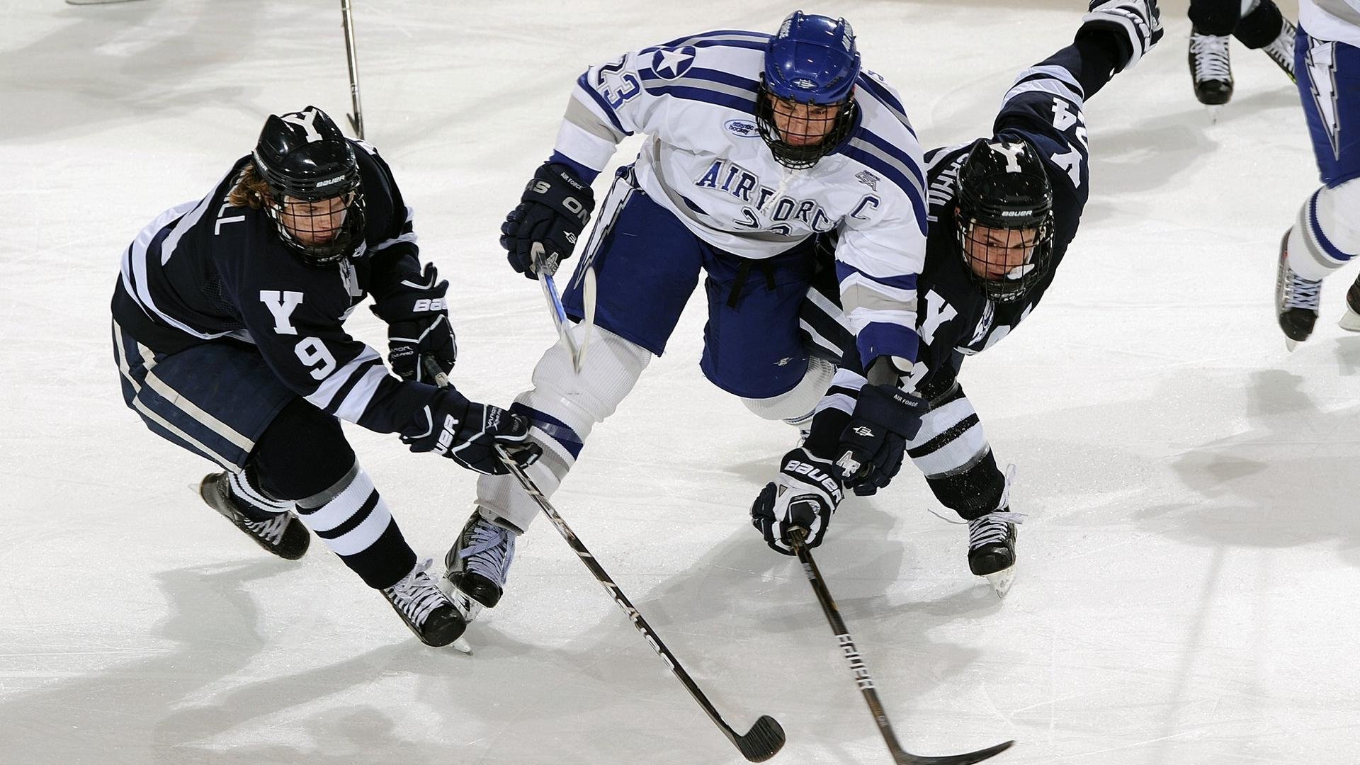 马刺铁壁锁灰熊，詹姆斯关键一击定乾坤