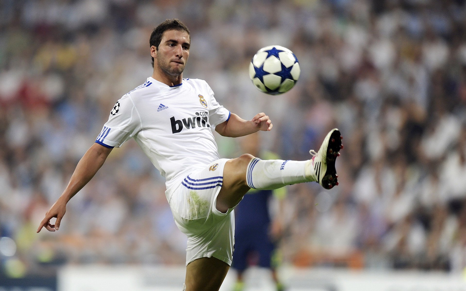 当库里锁死对手，英超争冠夜也屏息