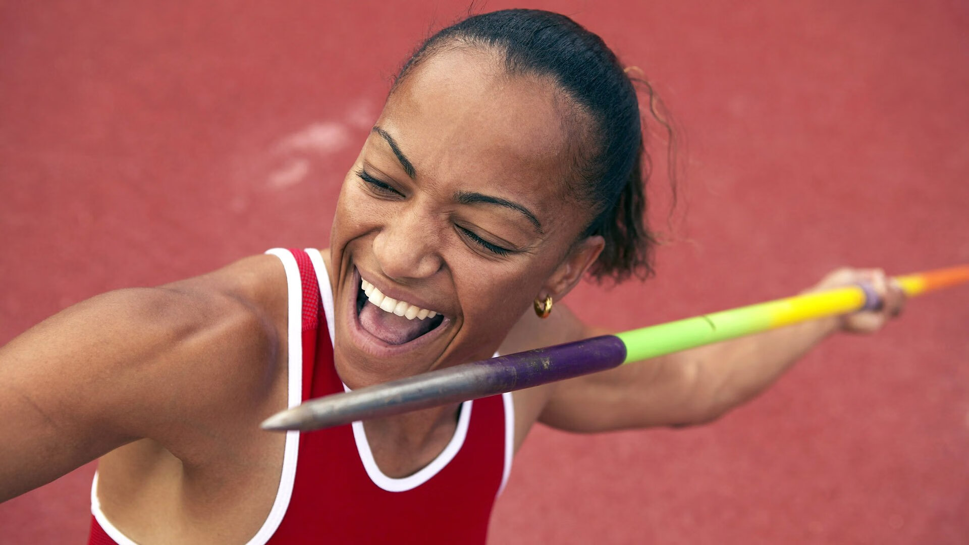 赛道上的孤勇者，周冠宇扛起全队，梅赛德斯轻取威廉姆斯背后的故事